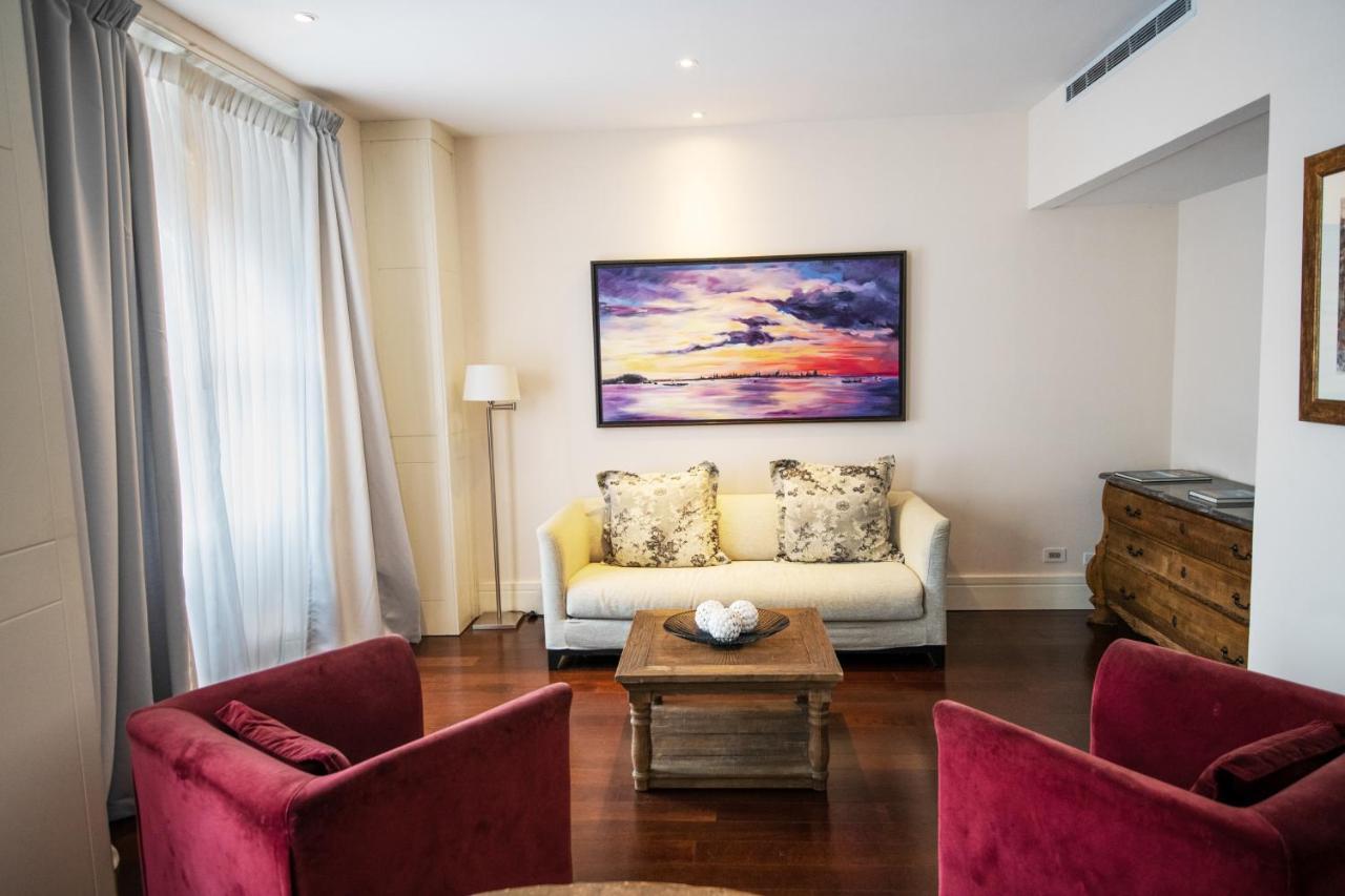 セントラル ホテル パナマ パナマ・シティー エクステリア 写真 A living room in a serviced apartment in Paris
