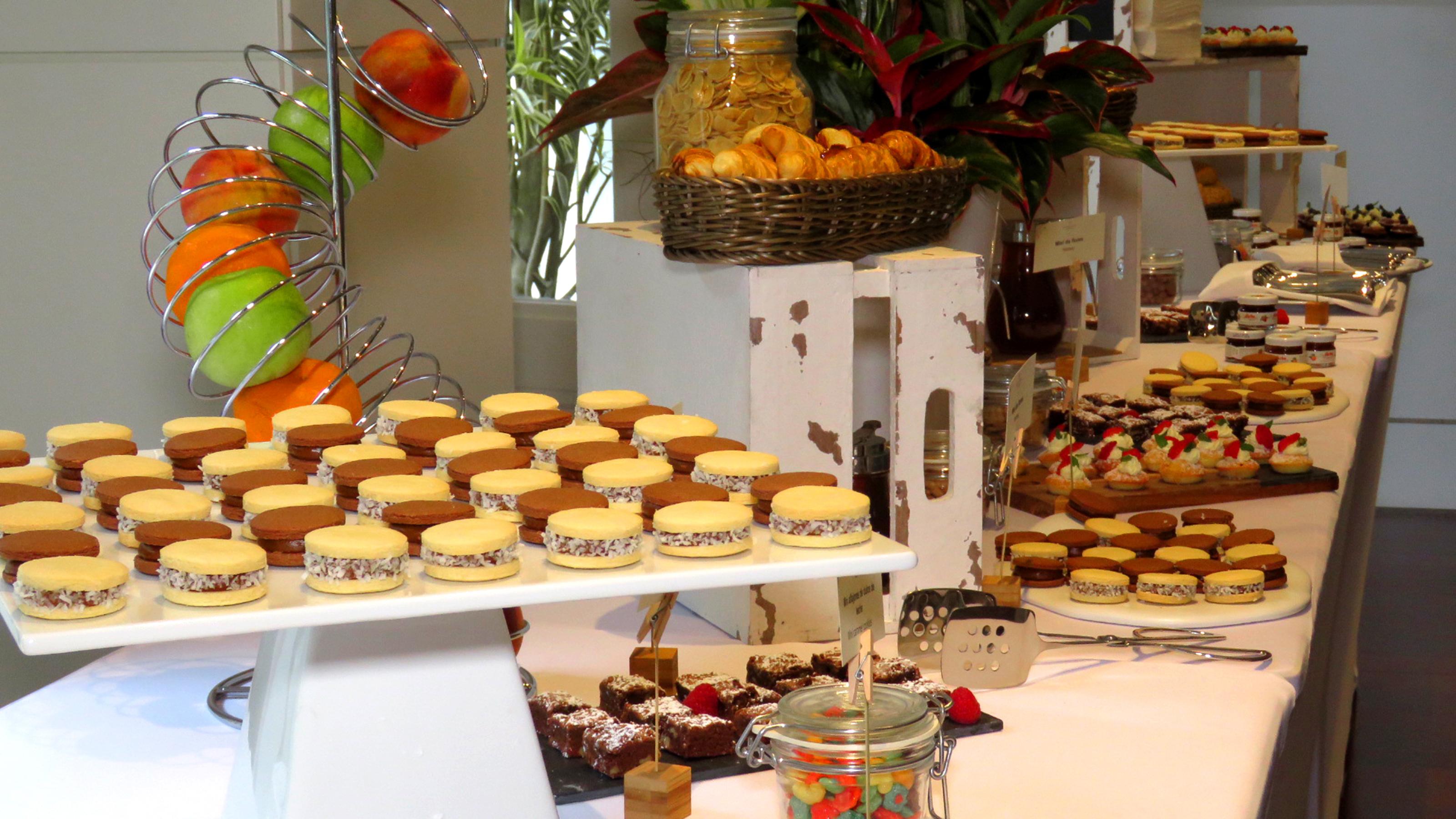 セントラル ホテル パナマ パナマ・シティー エクステリア 写真 A dessert buffet