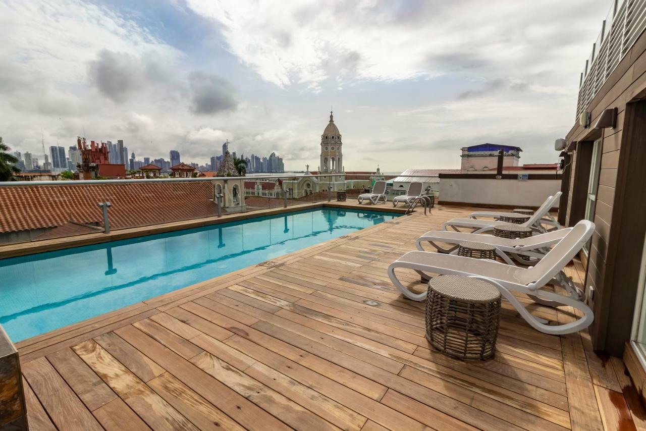 セントラル ホテル パナマ パナマ・シティー エクステリア 写真 Rooftop pool at Hotel Icon
